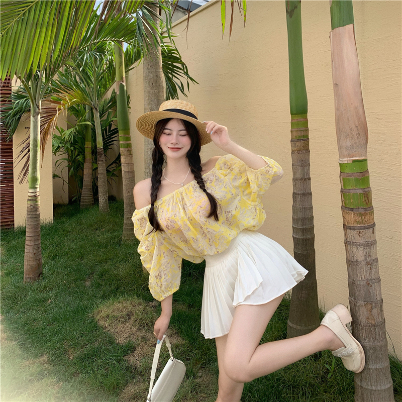 Real price real shot Korean Short floral shirt niche design feeling new bubble sleeve holiday style two wear top