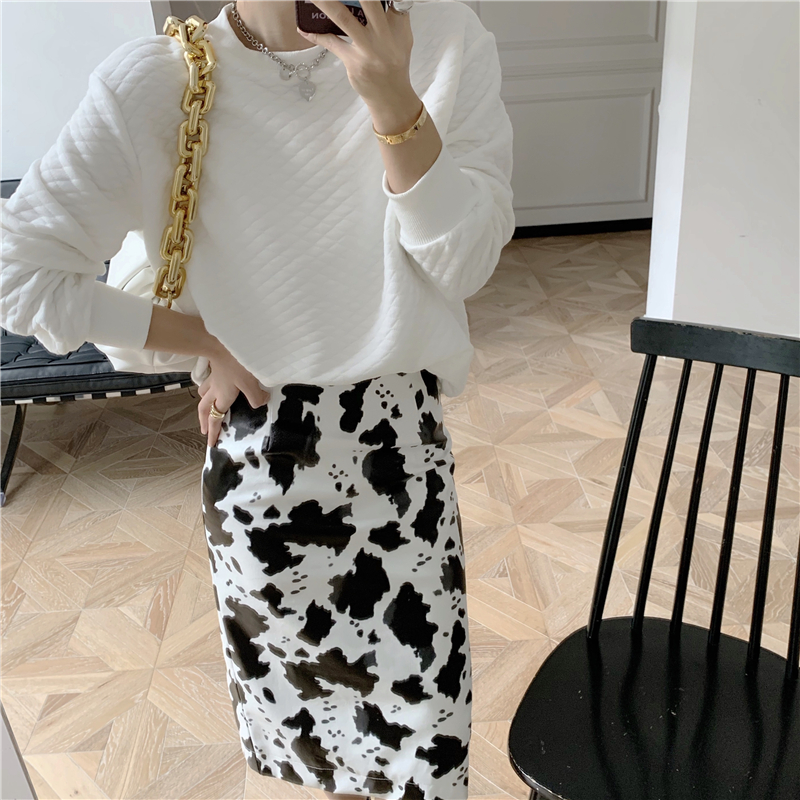 Real price shooting Korean solid color long sleeve round neck Lingge versatile sweater + Cow Print Skirt two piece set