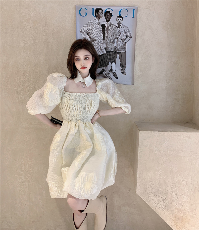 Real price real shot French niche design feeling gentle pure desire air jacquard bubble sleeve one shoulder fluffy skirt