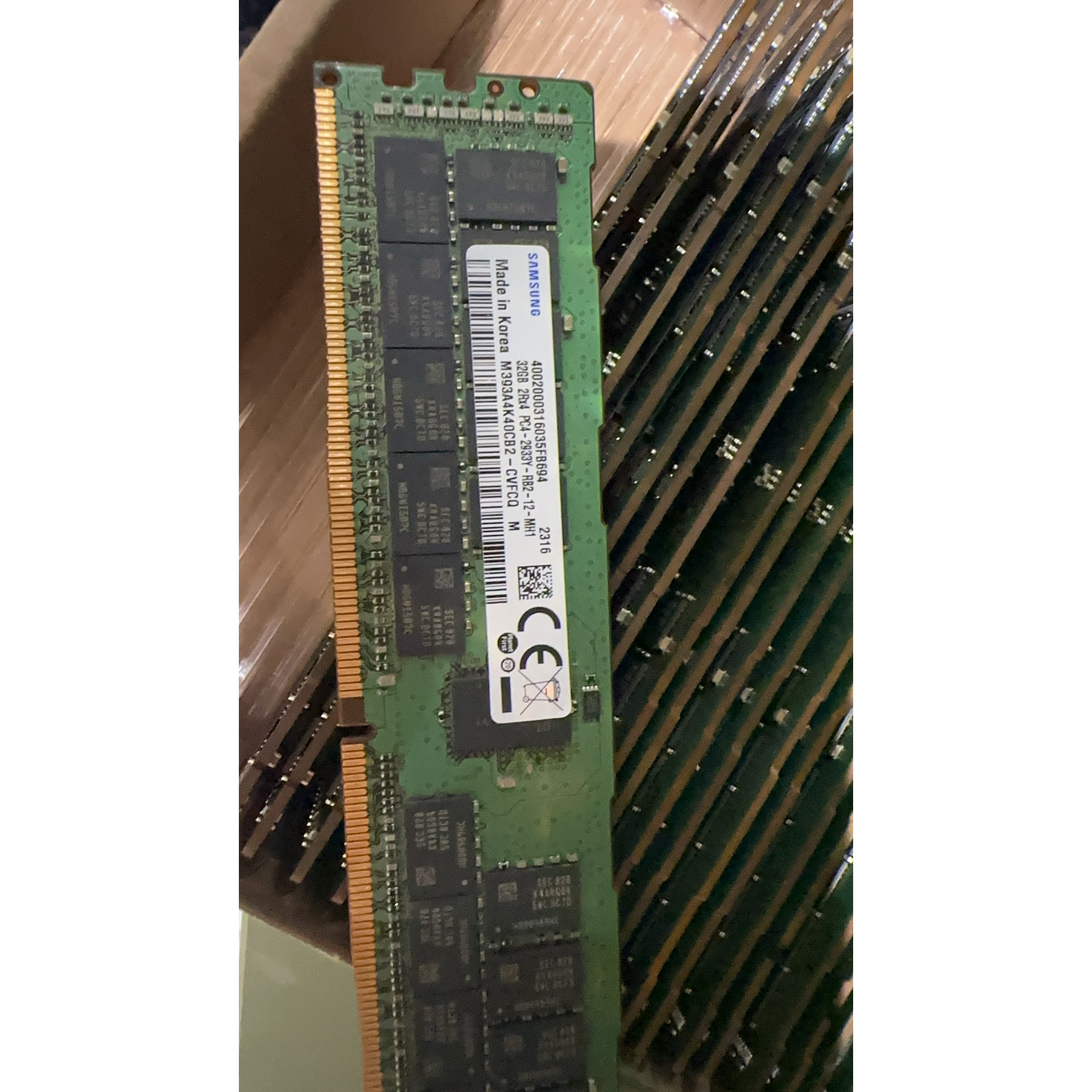 三星原装 32G DDR4 2Rx4 PC4-2933 REG 内存M393A4K40CB2-CVF