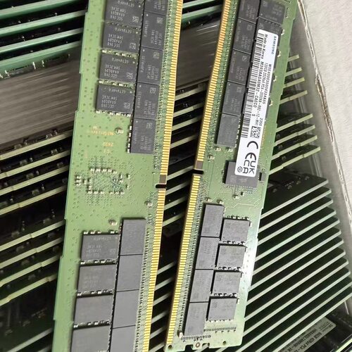 三星 128G DDR4 2S2Rx4 3200 ECC REG RDIMM内存M393AAG40M32-CAE