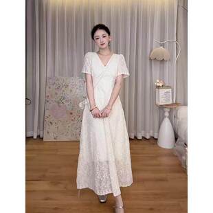 2026年新款流行爆款初夏穿搭长裙海边度假白色蕾丝连衣裙子女夏季