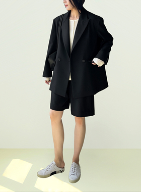 Plain Sight 黑色羊毛微廓形枪驳领西装
