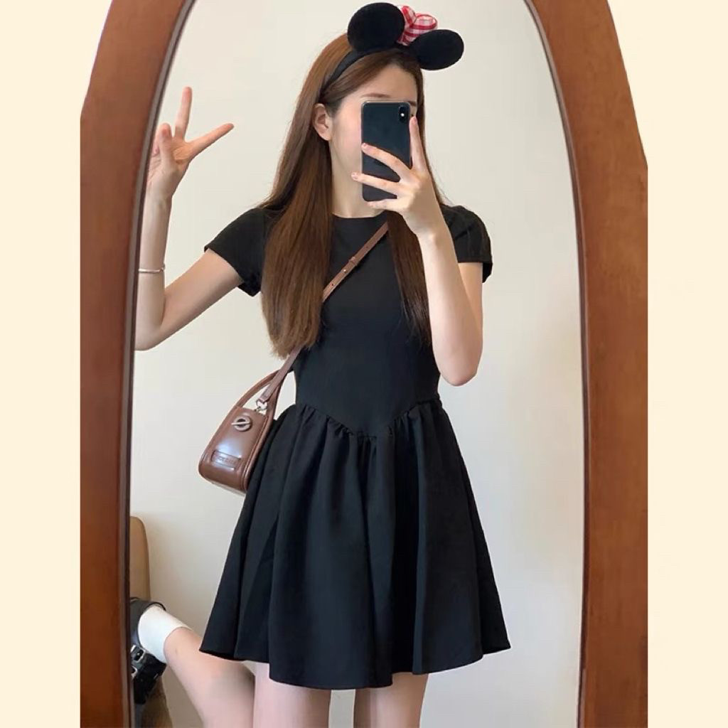 法式赫本风黑色连衣裙子A字裙女生夏季新款小个子小黑裙收腰显瘦