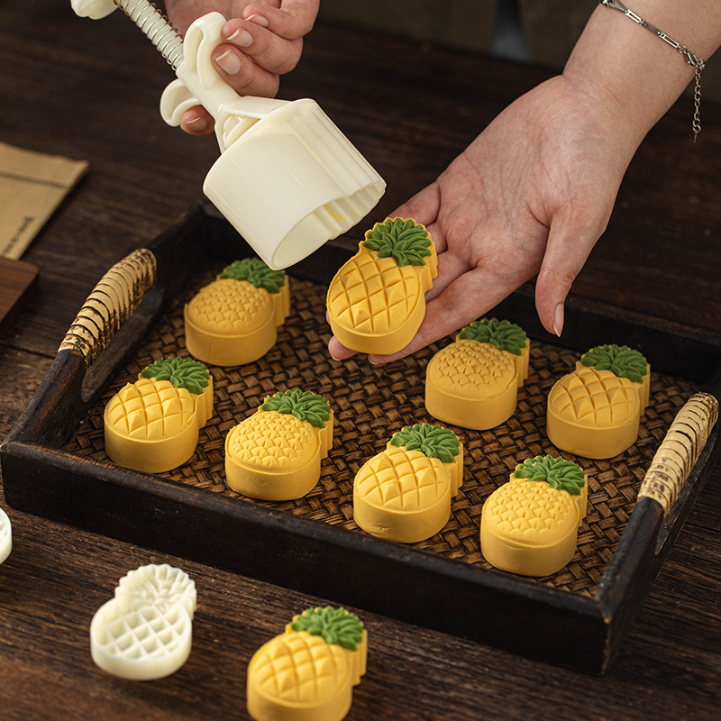月饼模具菠萝糕点2025新款手压式家用冰皮糕点流心烘焙磨具50克