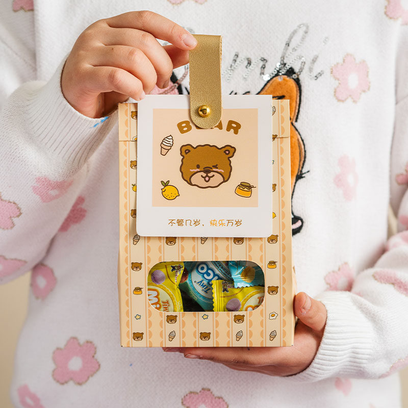 新款儿童节开窗手提雪花酥包装袋糖果饼干自立袋包装盒礼品袋送礼