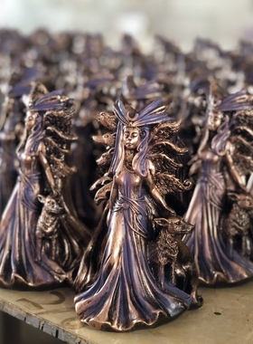 希腊魔法女神雕像赫尔特