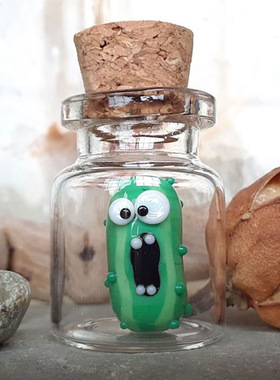 Miniature Glass Screaming Pickle in a Bottle玻璃瓶装尖叫泡菜