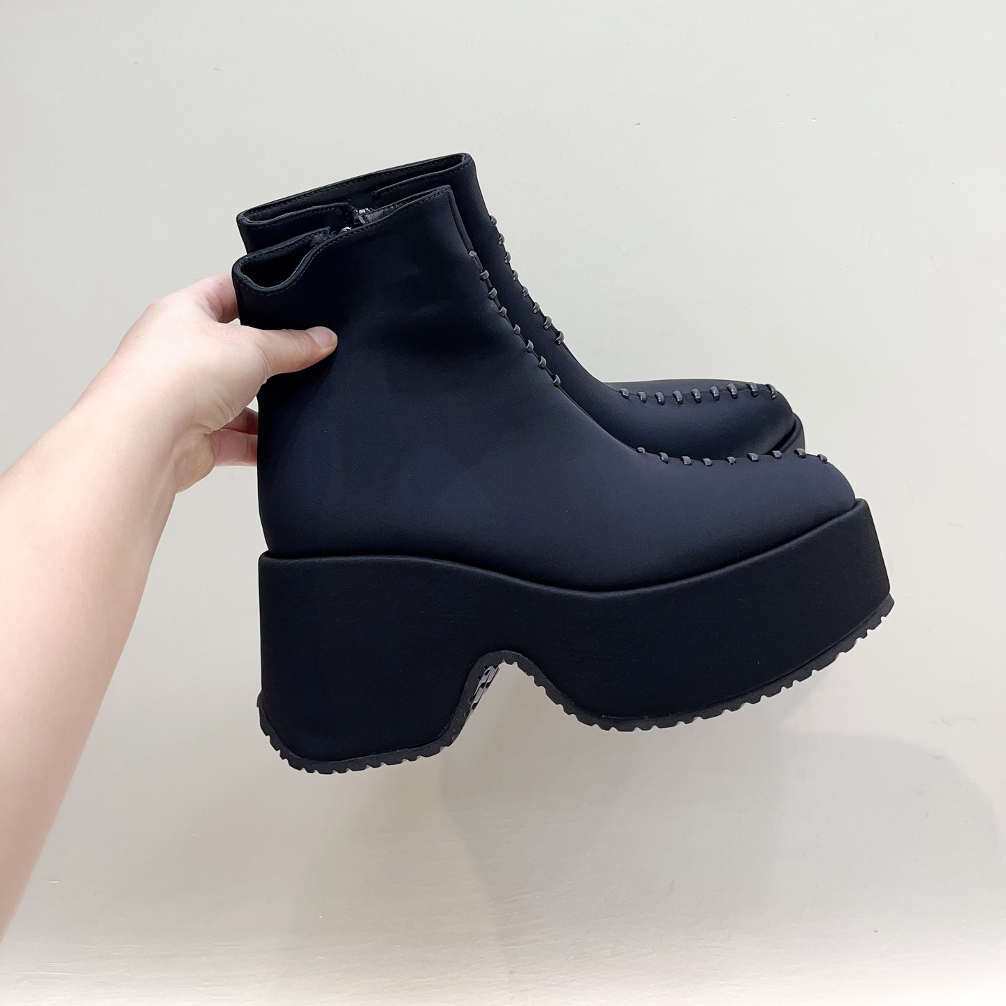 2025冬季新款欧美黑色粗跟厚底弹力短靴女加绒保暖高跟尖头瘦瘦靴