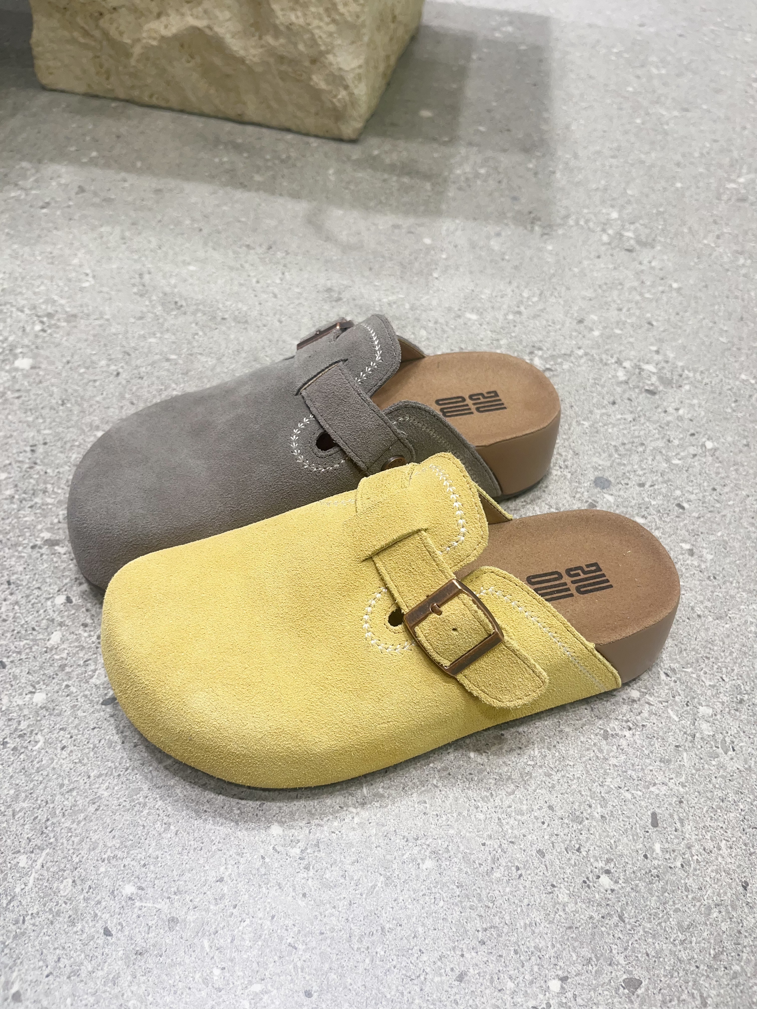 2026早春新款黄色厚底勃肯鞋女真皮包头半拖鞋外穿一脚蹬懒人鞋潮