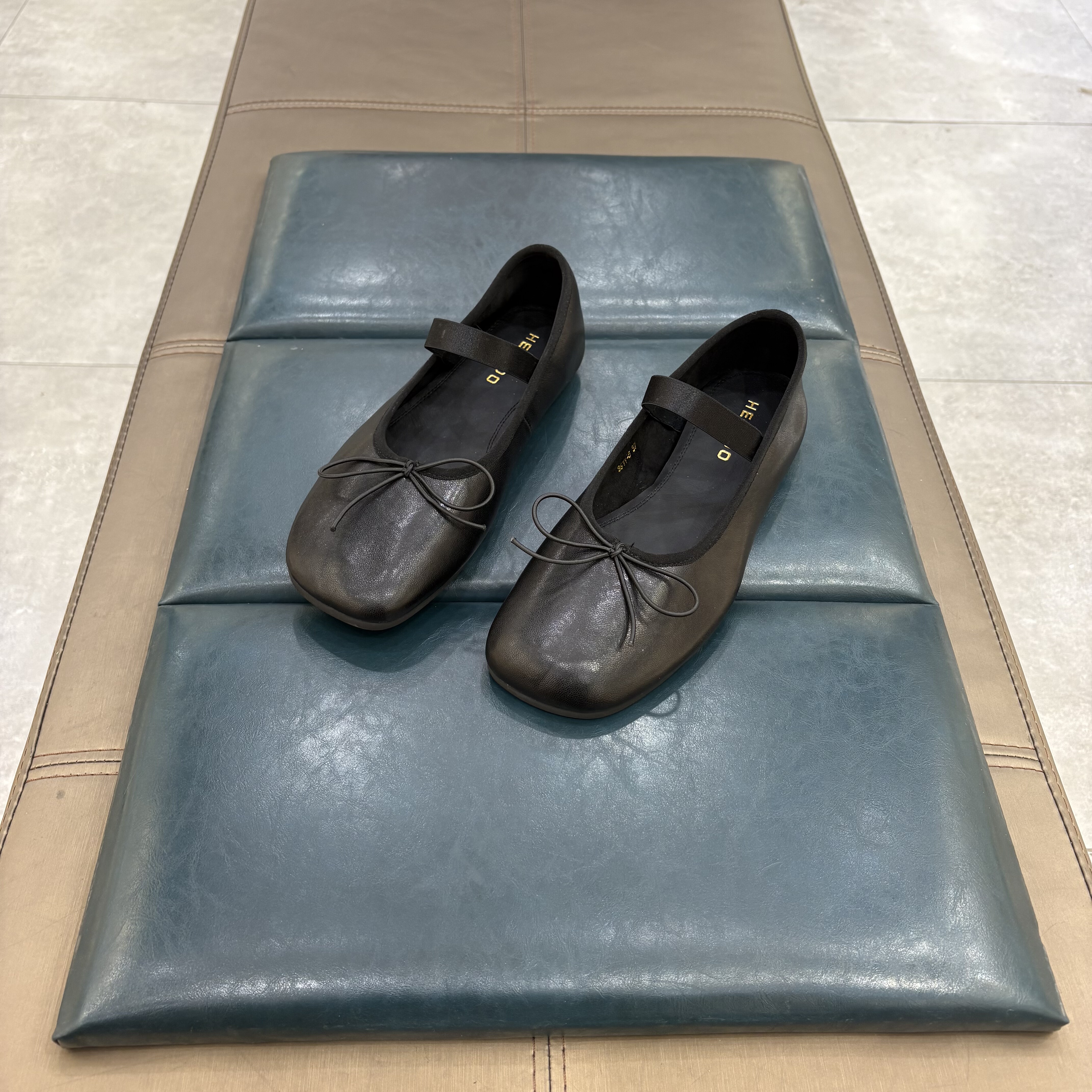 赫谷女鞋2026年新款平底单鞋浅口一字带玛丽珍鞋蝴蝶结芭蕾鞋,女鞋,时尚芭蕾鞋,淘宝优惠券,粉丝福利购,淘宝优惠卷