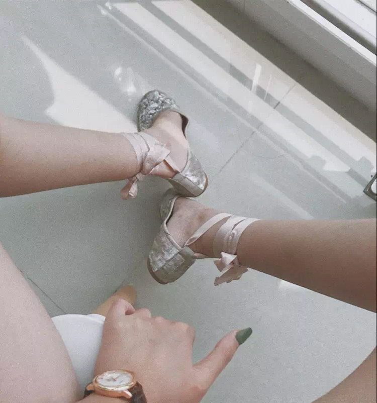 [당신과 함께 여행] 2024 가을 플랫 HANFU 신발 요정 스타일 스트랩 발레 신발 신부 들러리 신부 결혼식 신발