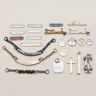 手缝标衣服织唛毛衣用各种服装标牌凹凸铭牌 LOGO衣领标袖标库存