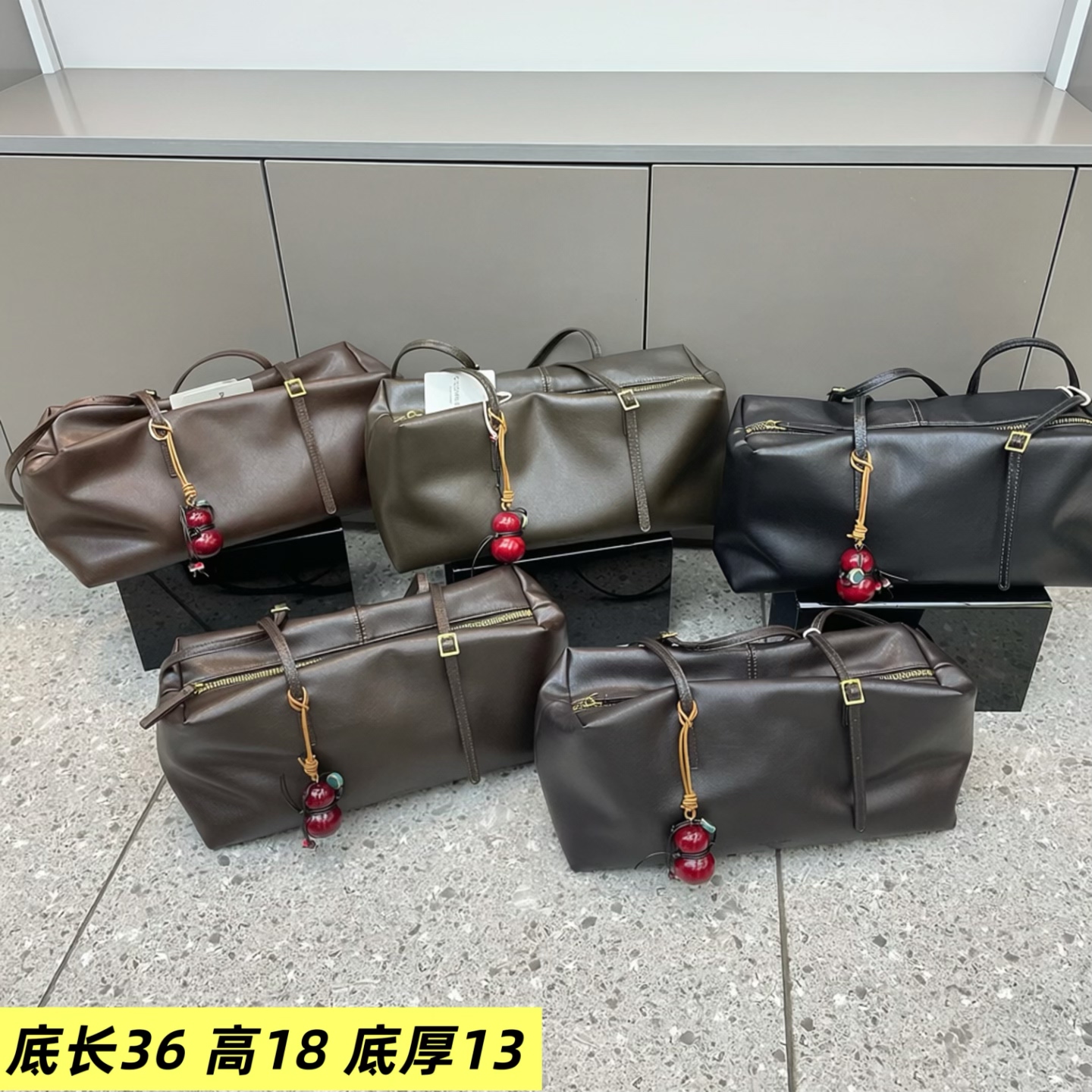 葫芦挂件女包2026新款洋气休闲秋冬百搭韩版网红复古保龄球斜挎包图片