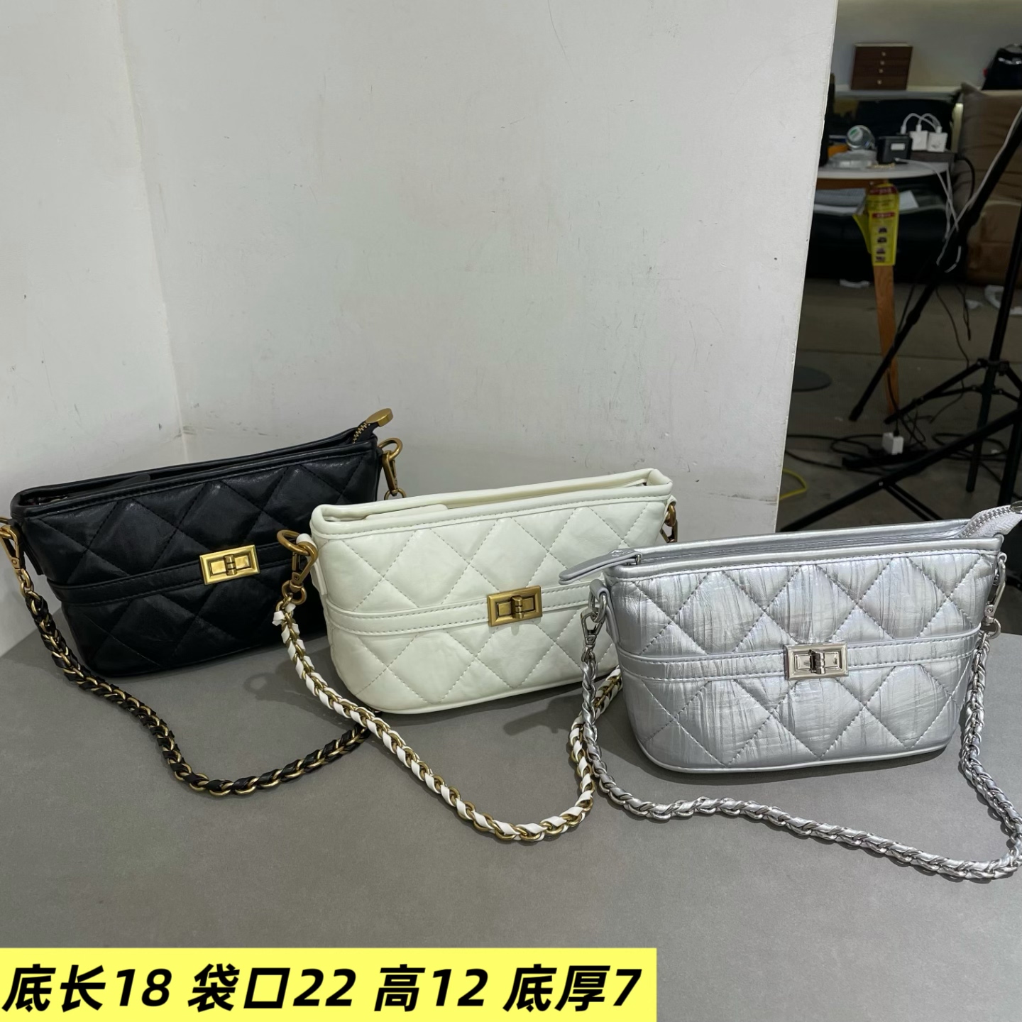 时尚菱格元宝小包女包2026新款韩版586302夏季百搭气质斜挎包小包