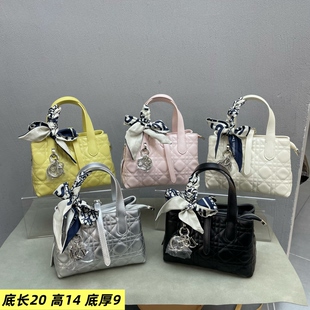 小号菱格手提女包2026新款时尚丝巾链条拼接休闲质感韩版斜挎包