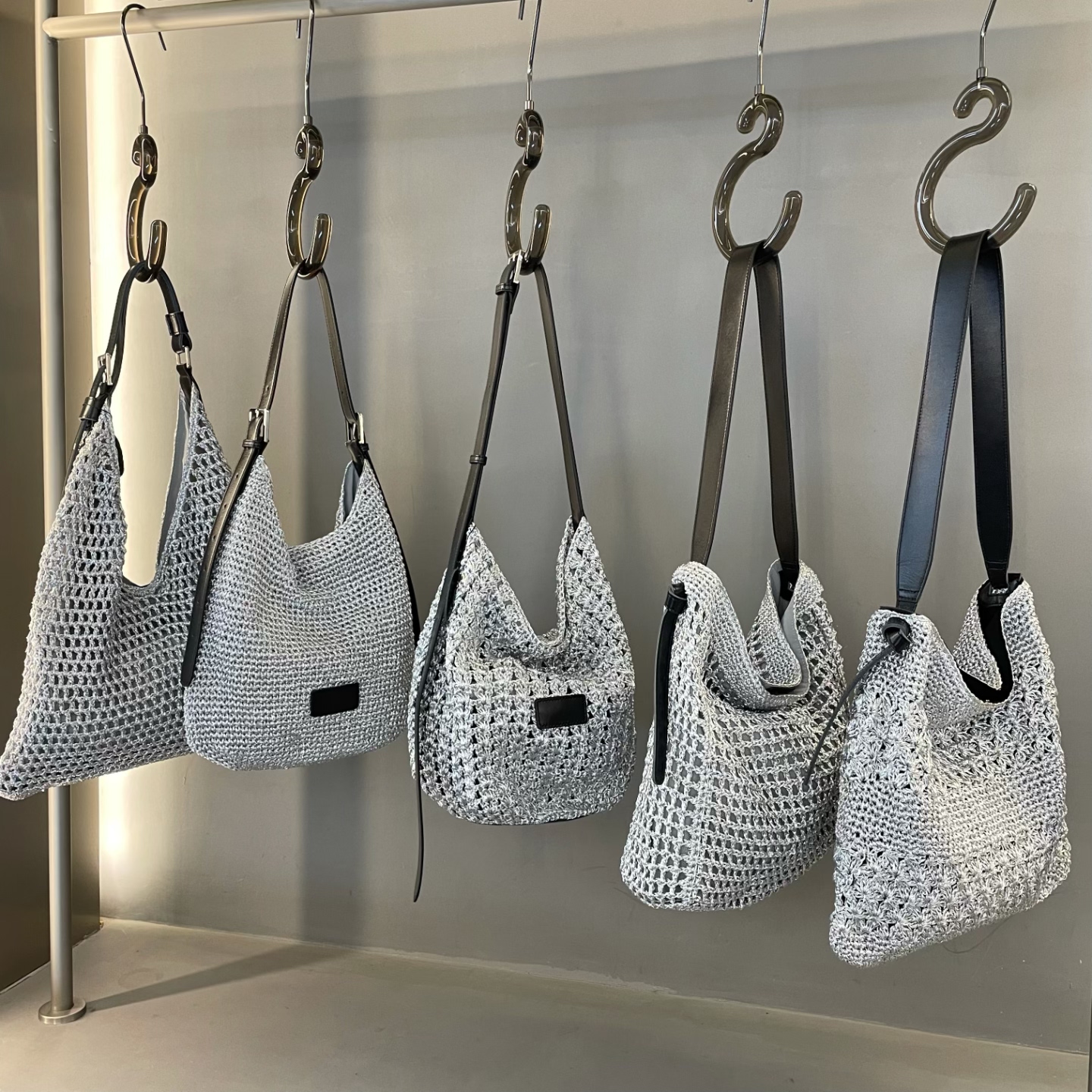 蜡线拼接牛皮女包2025新款时尚浅色纯色大气真皮软单肩斜挎包潮包