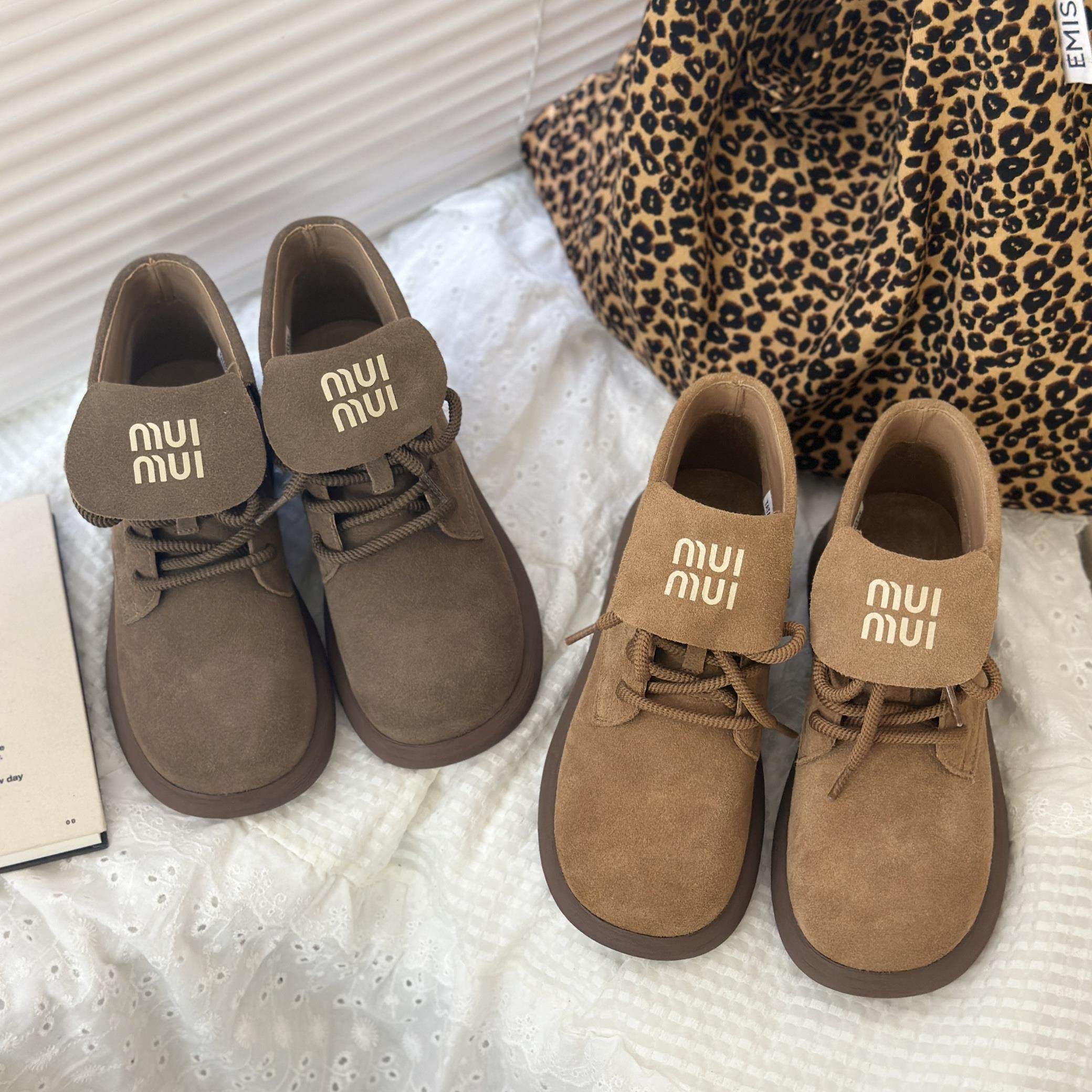 嘟小嘟磨砂皮马丁靴女2024秋翻领机车靴大黄靴两穿大头美拉德短靴