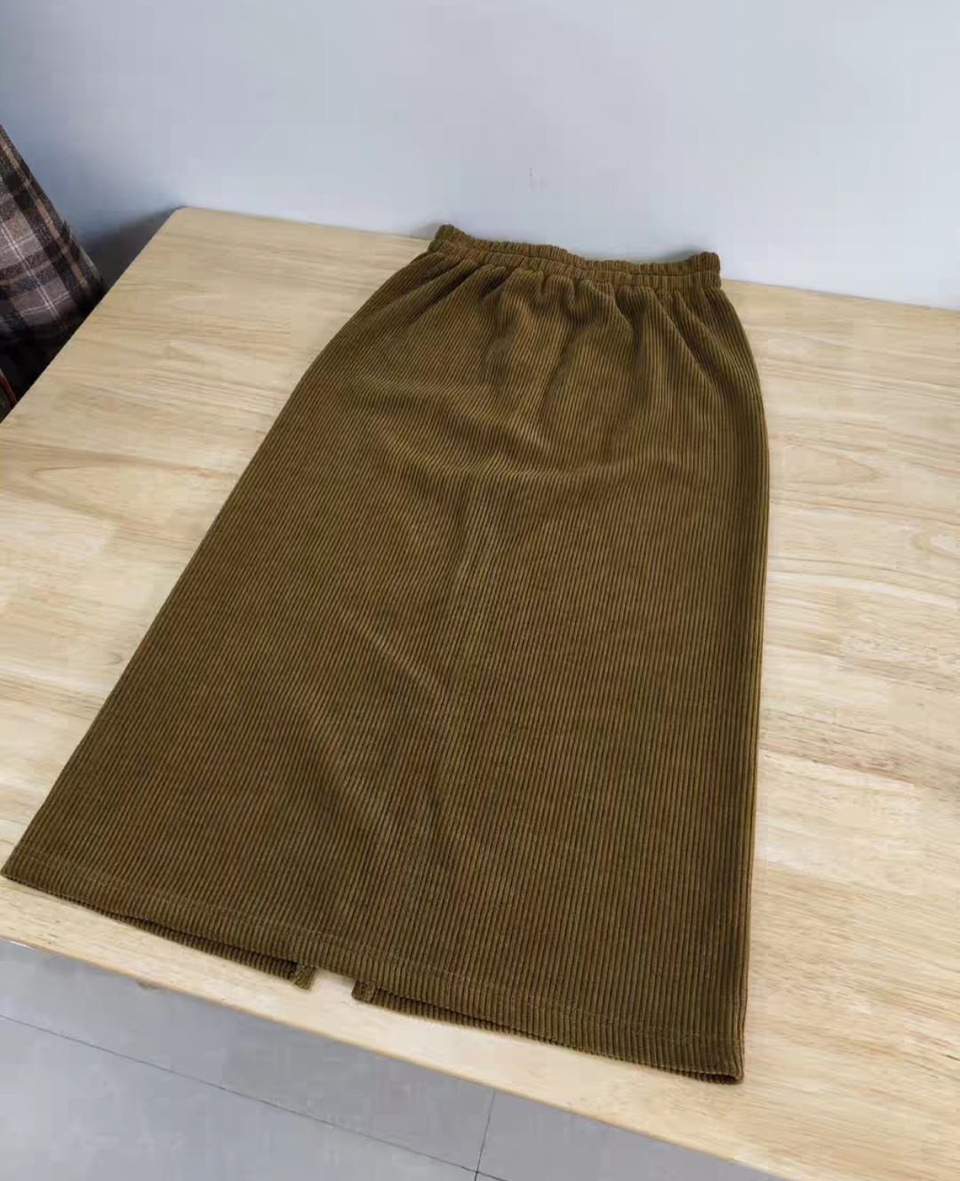秋款后开叉灯芯绒半身裙显瘦裙子 腰62-80 臀围90 裙长76