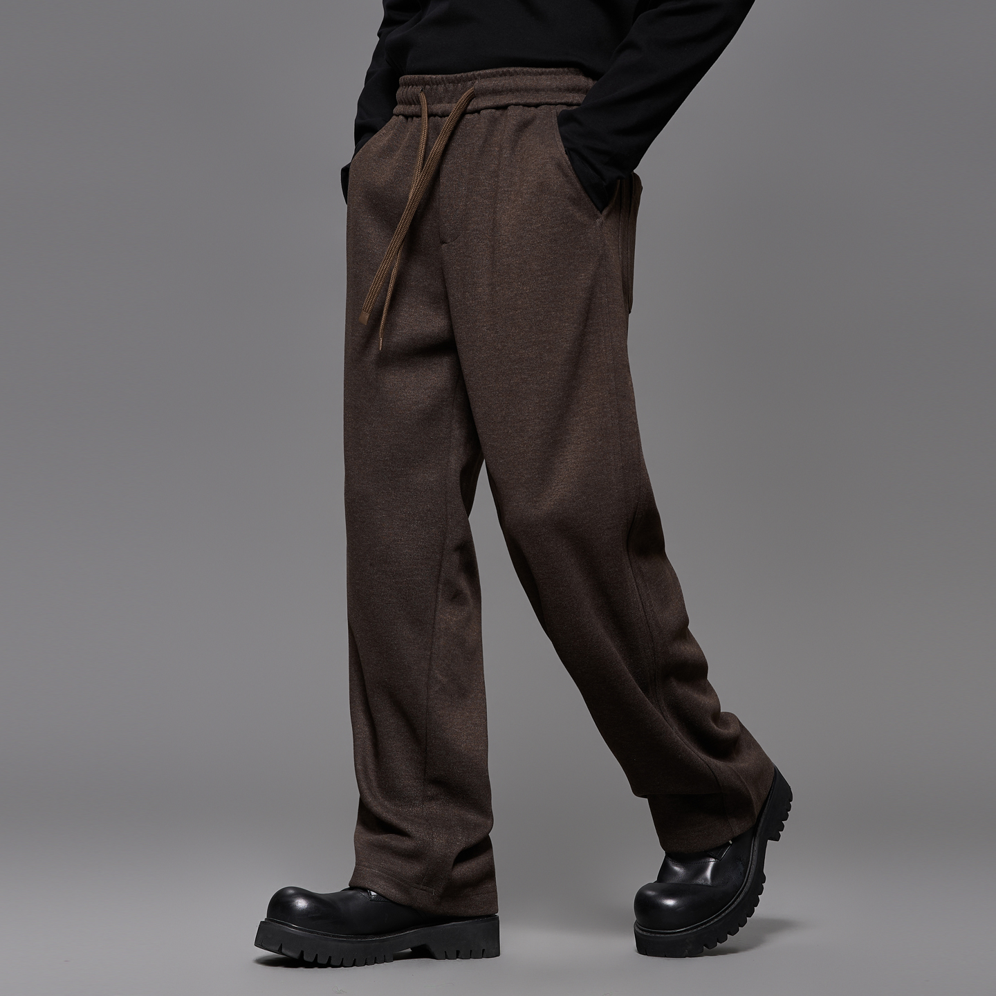 日系复古咖色简约时尚百搭直筒裤