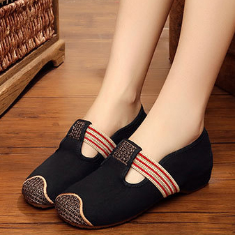 低跟民族风透气牛筋底绣花鞋