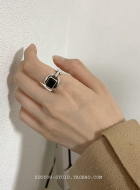 女小众复古黑色方形滴釉戒指