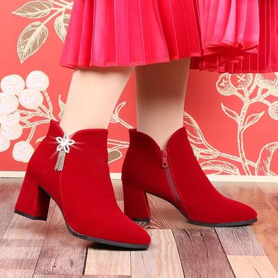 2024新款秋冬季结婚鞋新娘鞋酒红色加绒婚礼高跟粗跟短筒女红靴子