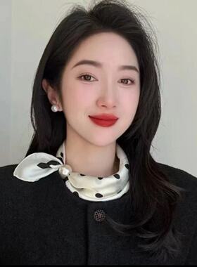 新款磁吸扣珍珠丝巾项链女早秋薄款锁骨链法式复古小领巾装饰围脖