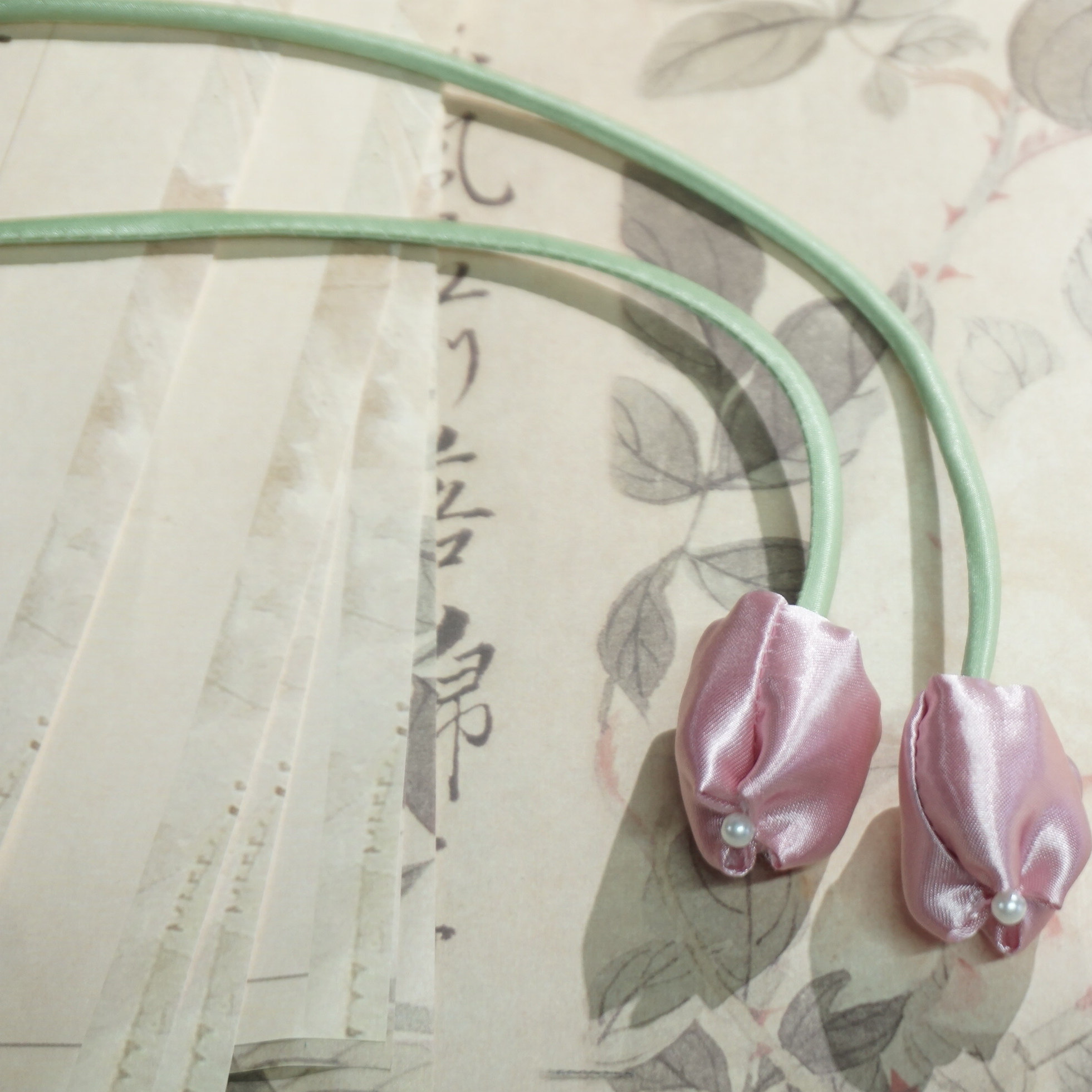 粉色郁金香花苞腰绳仿真丝缎面质感花朵装饰腰带蝴蝶结腰绳细腰带