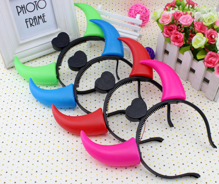 크리 에이 티브 선물 LED 라이트 업 경적 머리띠 뿔 어린이 장난감 도매 야시장 마구간 공급 핫 세일