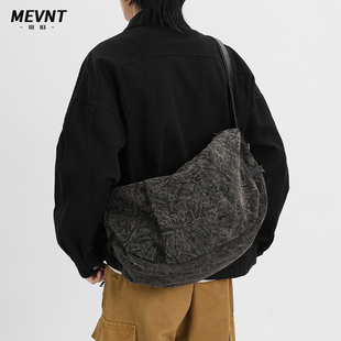 觅旧潮牌单肩斜挎包男款大容量帆布背包通勤牛角包包女生饺子包