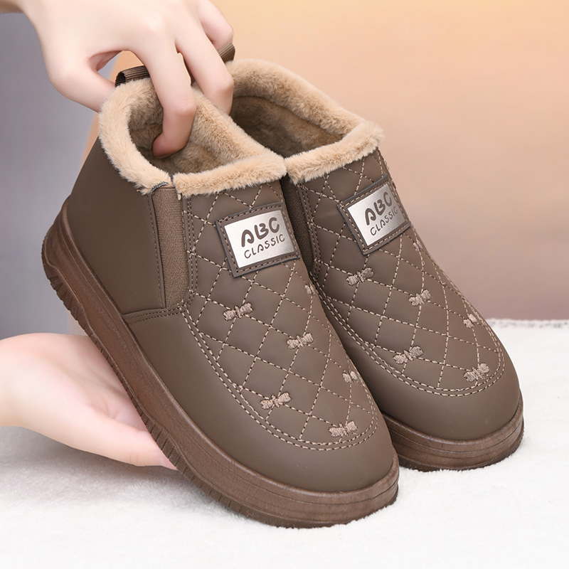 冬季老北京棉鞋女加绒保暖皮面雪地靴短筒加厚防滑妈妈鞋防寒棉靴