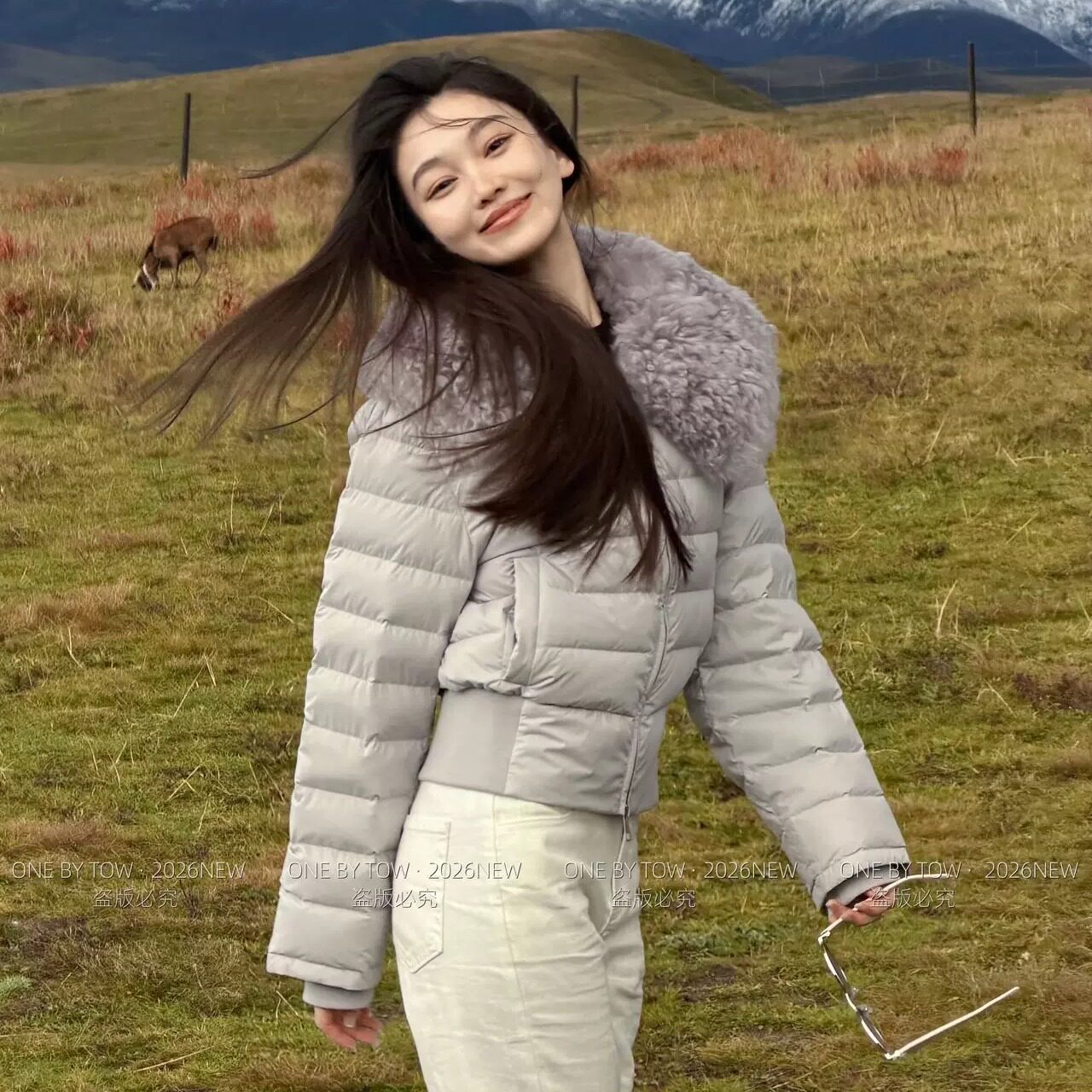 ONEBYTOW奶油风可拆卸毛领短款羽绒服女冬排骨收腰修身白鸭绒外套