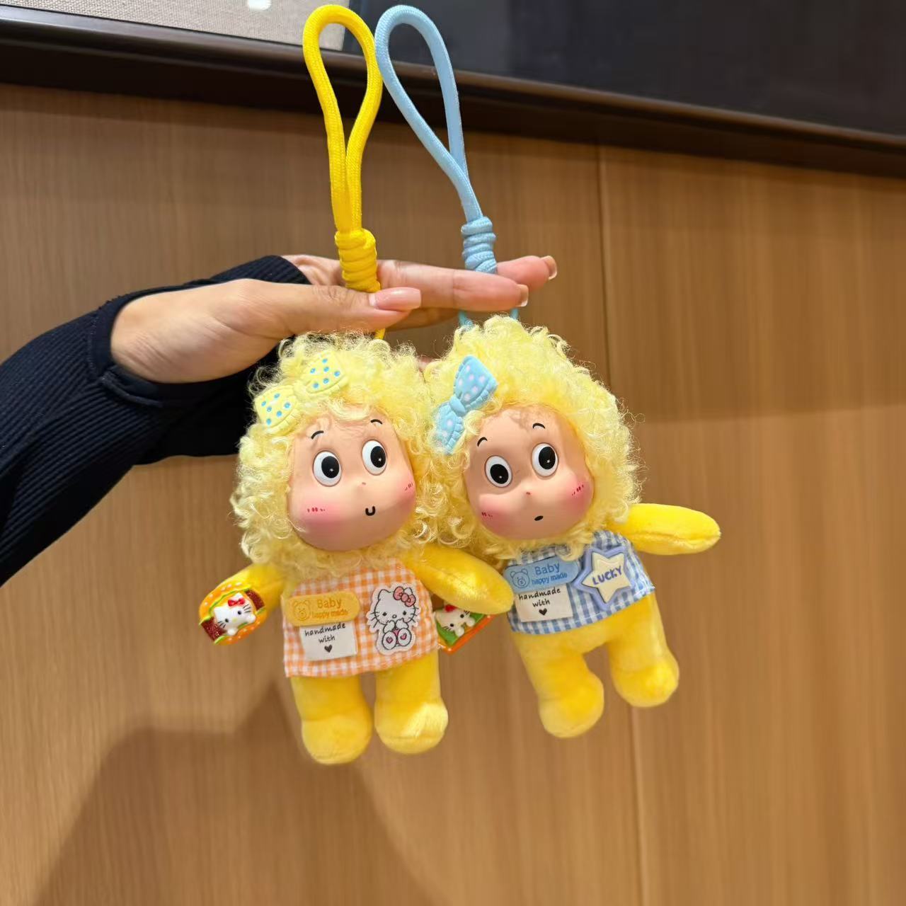 爆炸头小画家玩偶挂件可