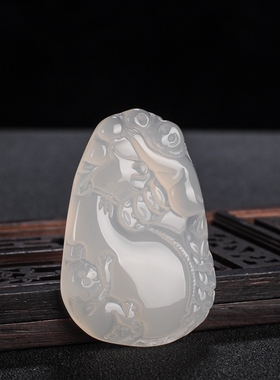 冰种玛瑙代代封侯属猴玉器吊坠