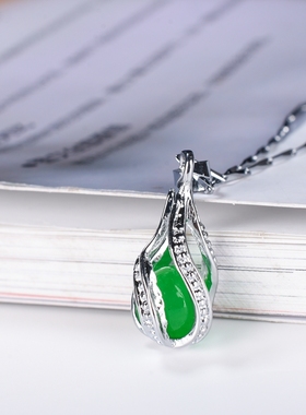 925银绿色民族风女士款玉坠