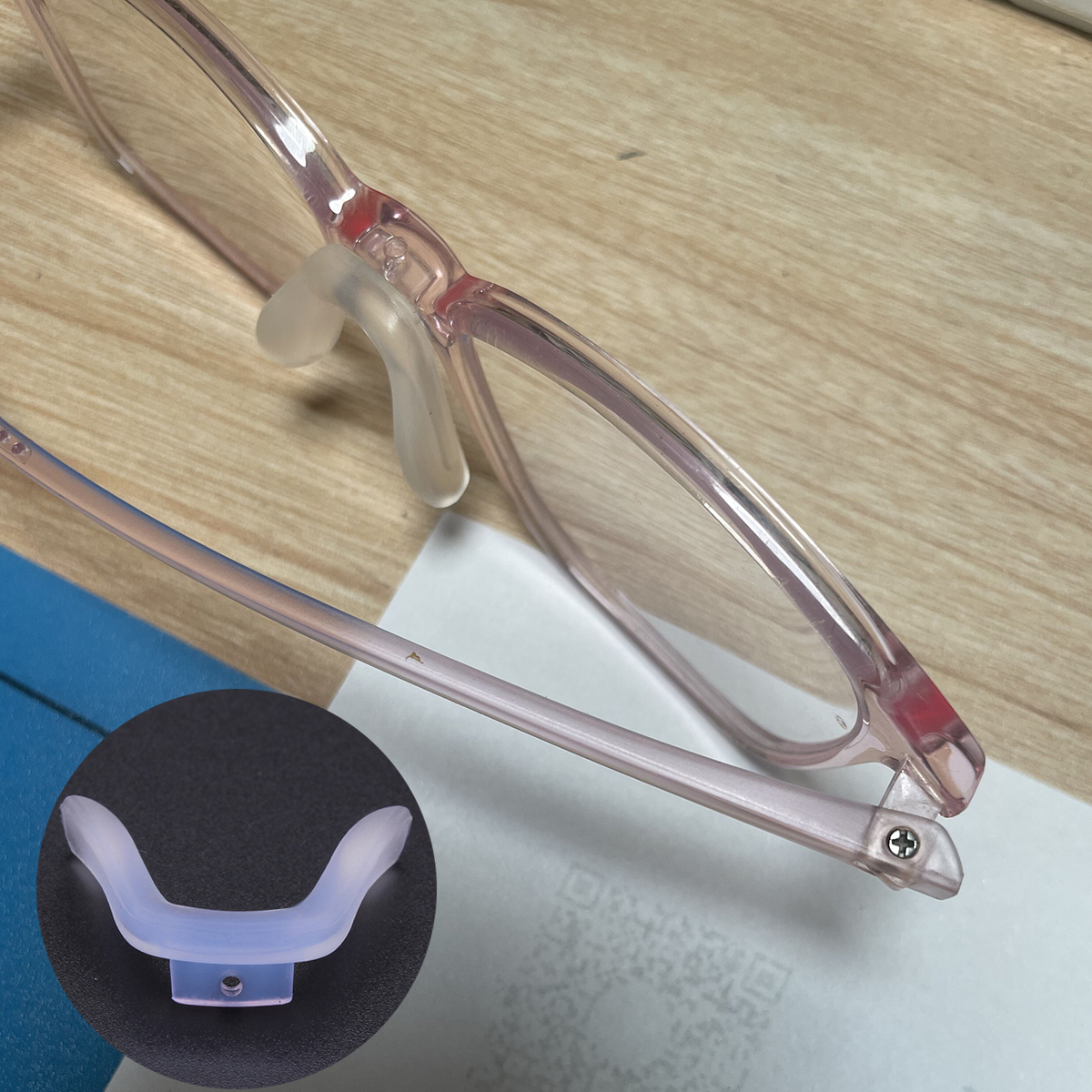 儿童硅胶鼻托底部拧螺丝卡式托叶