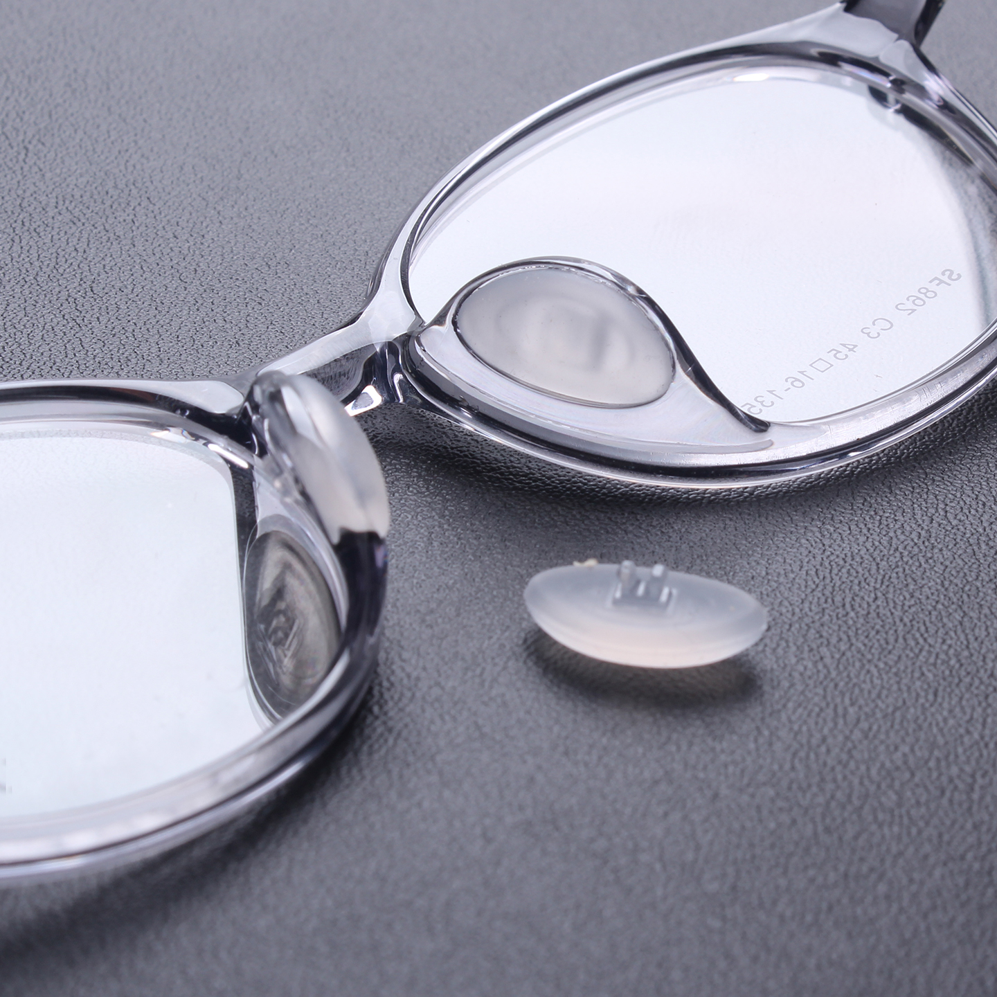 近视眼镜硅胶鼻托双插卡防滑鼻垫