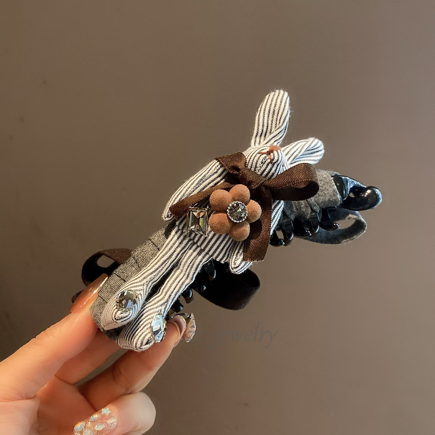 时尚小众ins卡通条纹兔子气质ab面蝴蝶结香蕉夹甜美森系高马尾夹