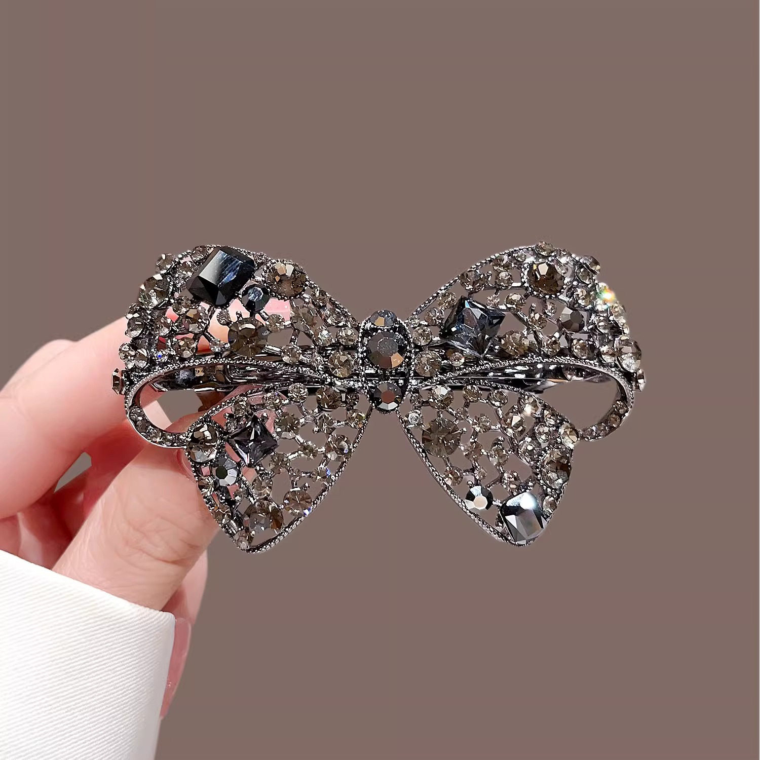 高档轻奢发饰2025新款黑色水晶蝴蝶结发夹后脑勺弹簧夹子成人发卡,饰品/流行首饰/时尚饰品新,发饰,淘宝优惠券,粉丝福利购,淘宝优惠卷