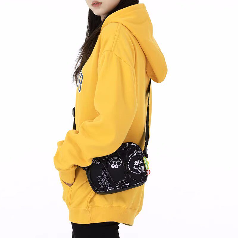 adidas阿迪达斯单肩背包男女芝麻街联名便携运动包 hf0251 hc7222