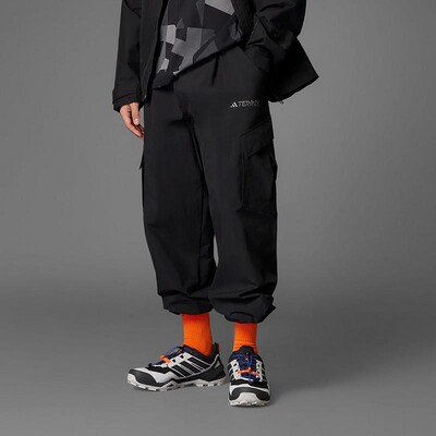 adidas阿迪达斯男裤2025春季新款运动休闲透气宽松梭织长裤JF3715