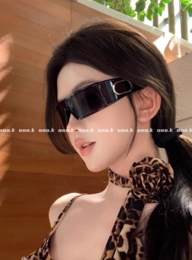 ooo.k / 新品 素颜救星！25ss 发箍墨镜二合一眼罩式曲面太阳眼镜
