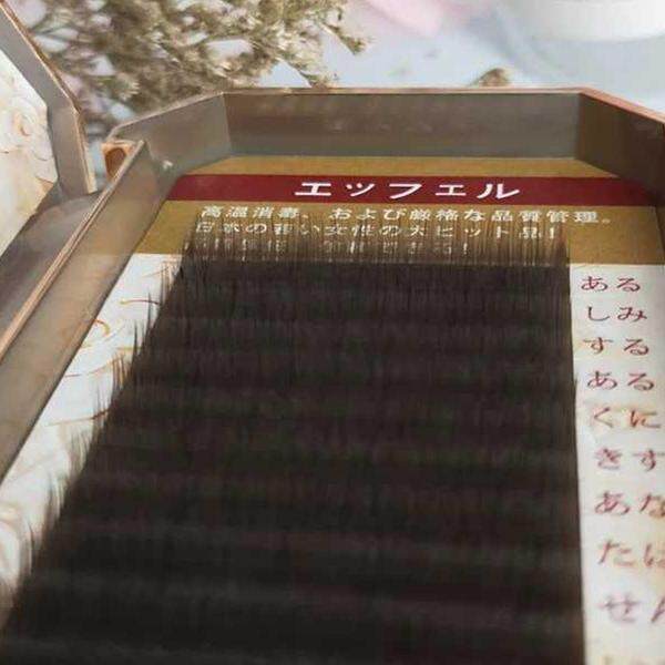 焦糖风吹动单根开花柔软眼睫毛