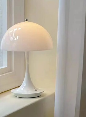 台灯跨境创意奶油风蘑菇少女心卧室床头灯摆摊夜市里礼品便携