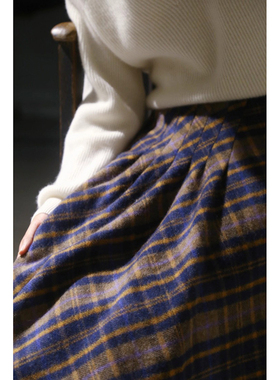 特立独行 少而勿滥 人才有高级感 斜裁格子 凌而不乱 羊毛大摆裙