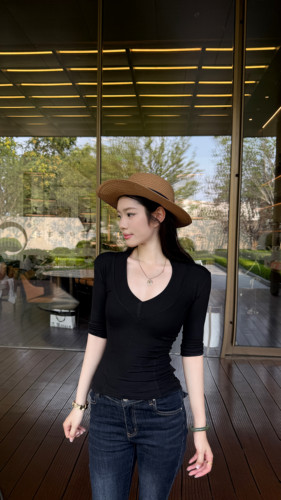韩系辣妹深V领正肩中袖T恤女上衣