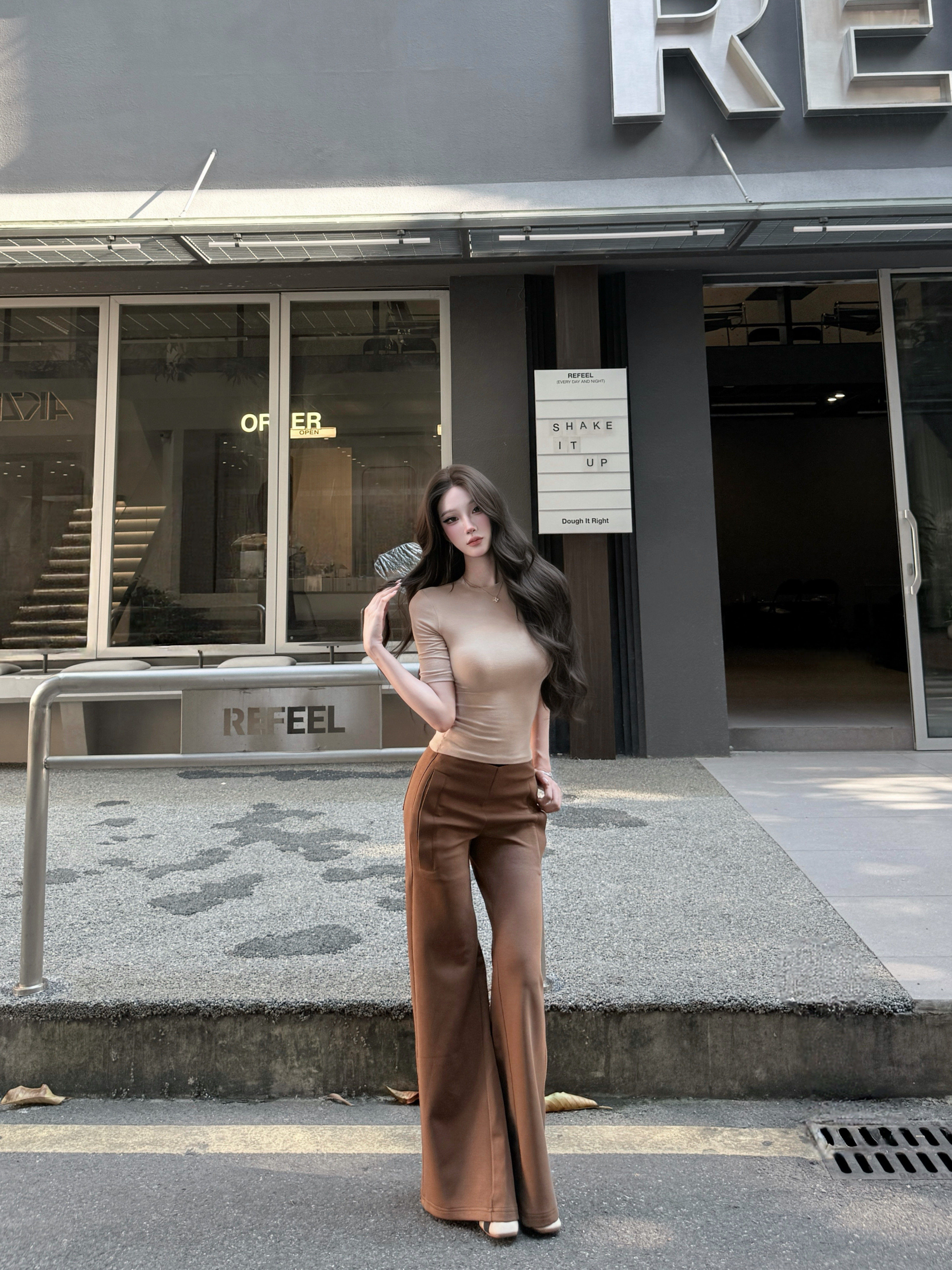 AWMUMU美拉德色系极简知性气质中袖T恤女高腰显瘦微喇休闲裤套装