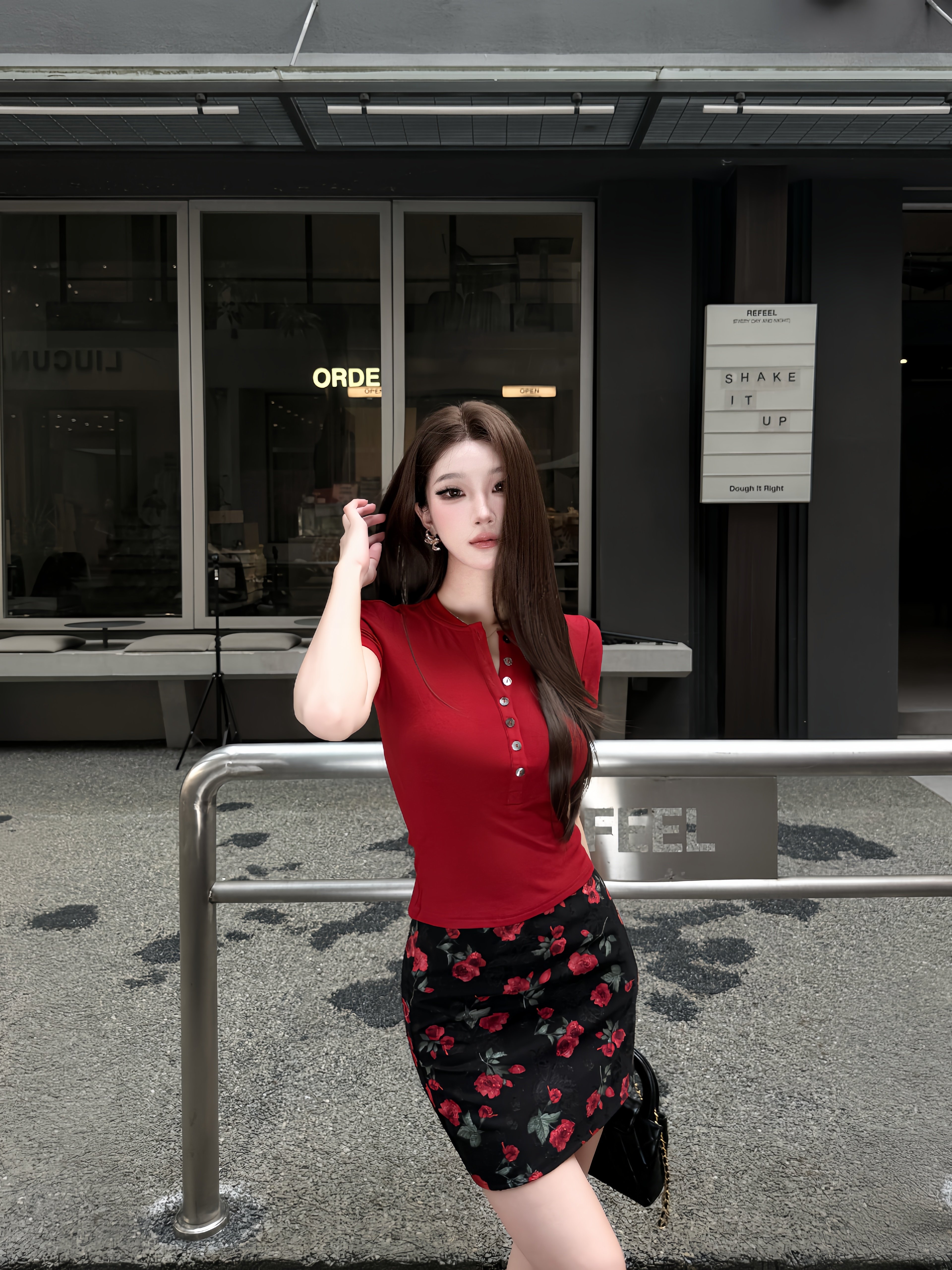 AWMUMU夏季新款针织V领短袖T恤女短款辣妹纯欲上衣玫瑰花半裙套装