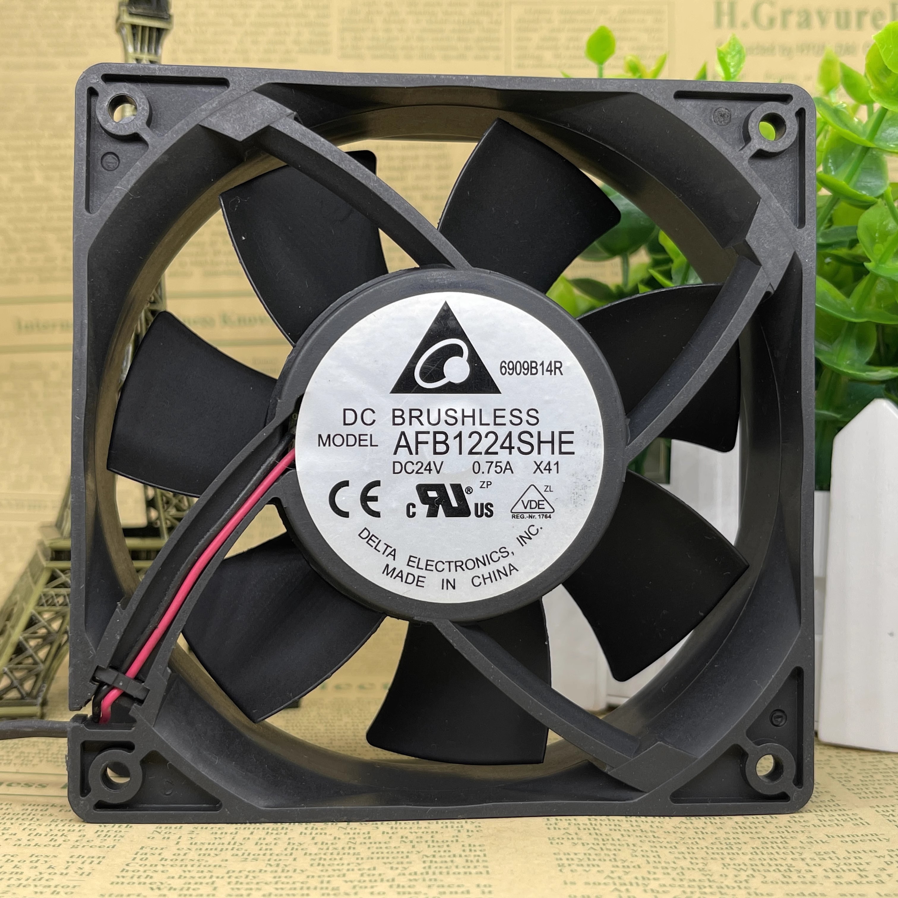 台达AFB1224HE变频器散热风扇